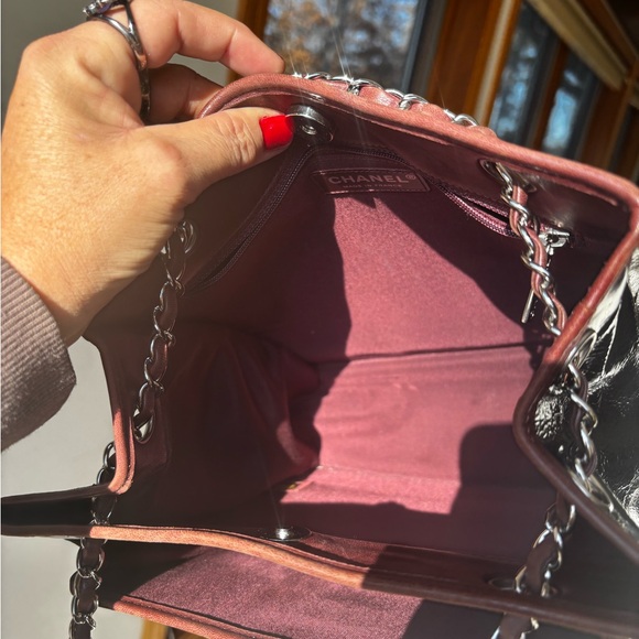 Pristine Chanel Black Quilted Patent Leather Chocolate Crossbody Shoulder Bag - Picture 8 of 16